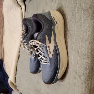 Brooks Ghost Max Women's Blue and White Running Shoes